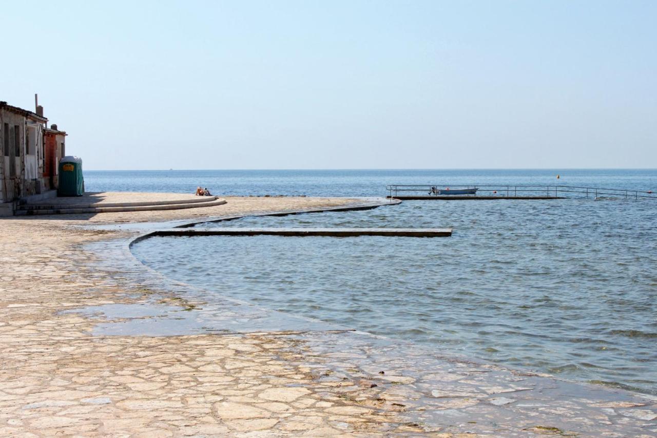 Apartments With A Parking Space Umag - 7057 Екстериор снимка